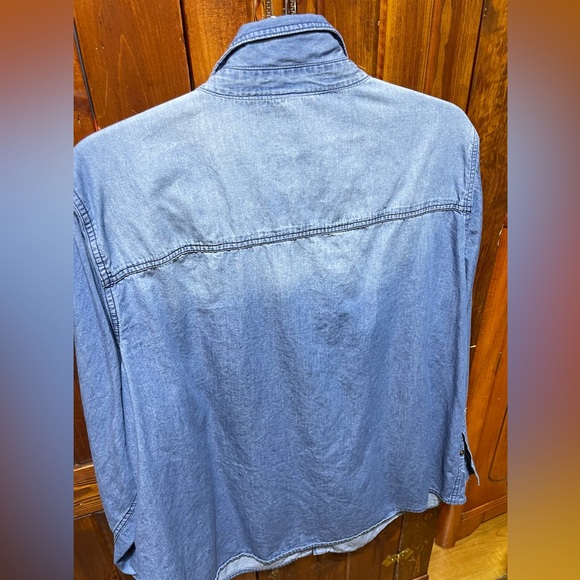 NEW NEVER WORN TORRID SIZE 2X (2 plus sizes at torrid) JEAN  SHIRT - Picture 4 of 4